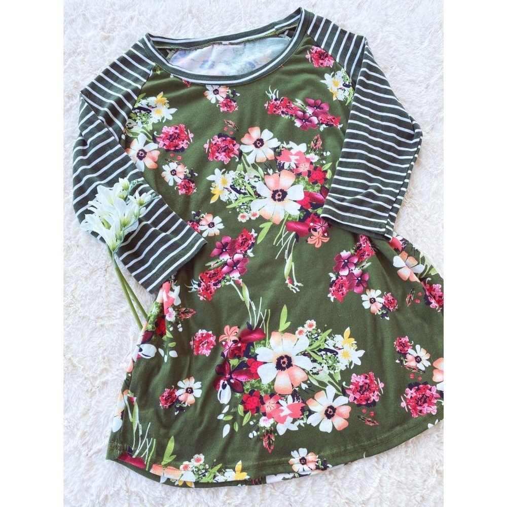 Floral Striped Boat Neck 3/4 Length Tee Medium